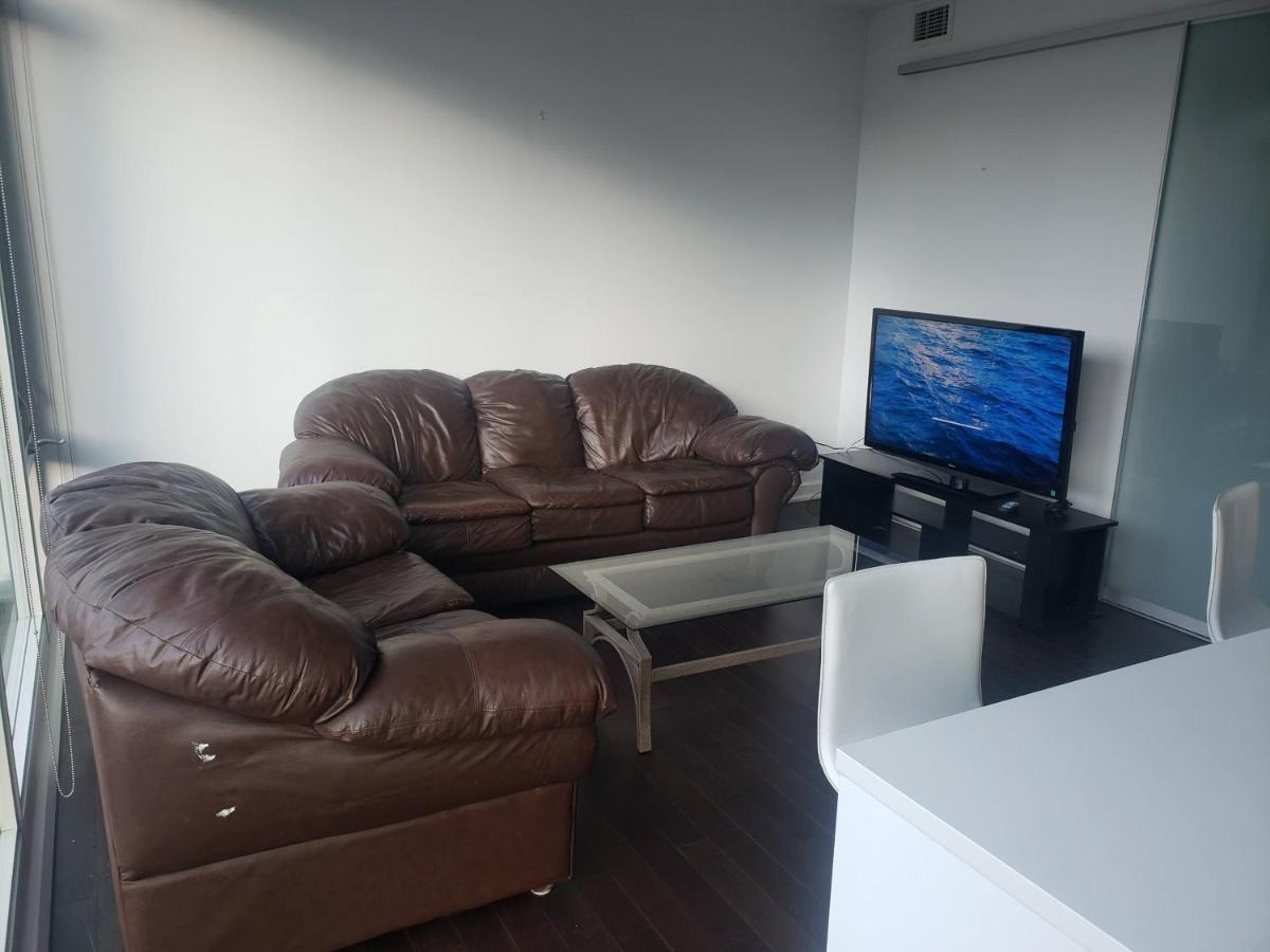 Lovely Entire 1 Bedroom Plus A Den Fully Furnished Otawa Exterior foto